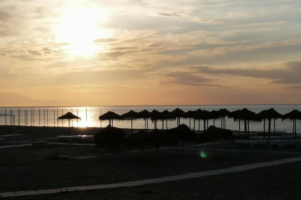 Beautiful Apartment In La Carihuela, Torremolinos Exteriör bild